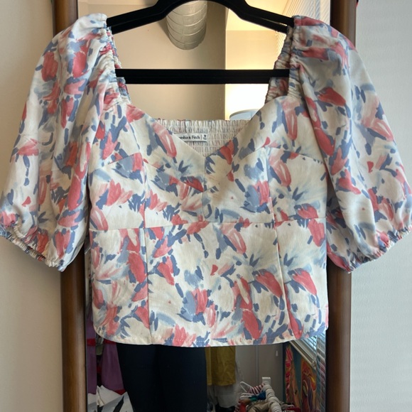 Abercrombie & Fitch Tops - Abercrombie & Fitch Cream Floral Crop Top with Pink & Blue Brushstrokes